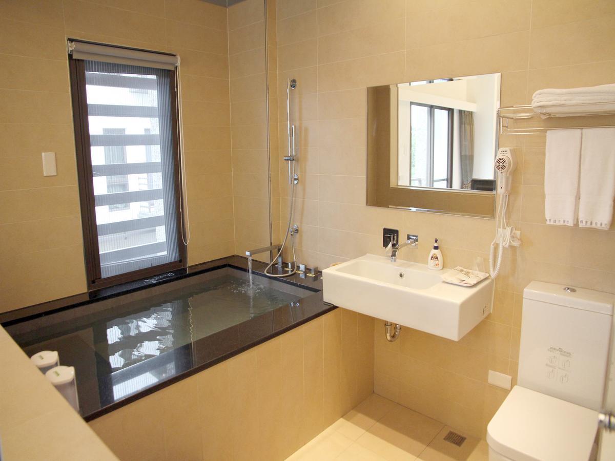 Peace Area Hot Spring Hotel Jiaoxi Extérieur photo